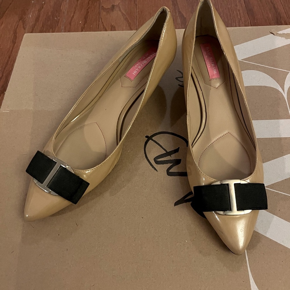 Isaac Mizrahi New York Patent Leather Kitten Heels – Size 8